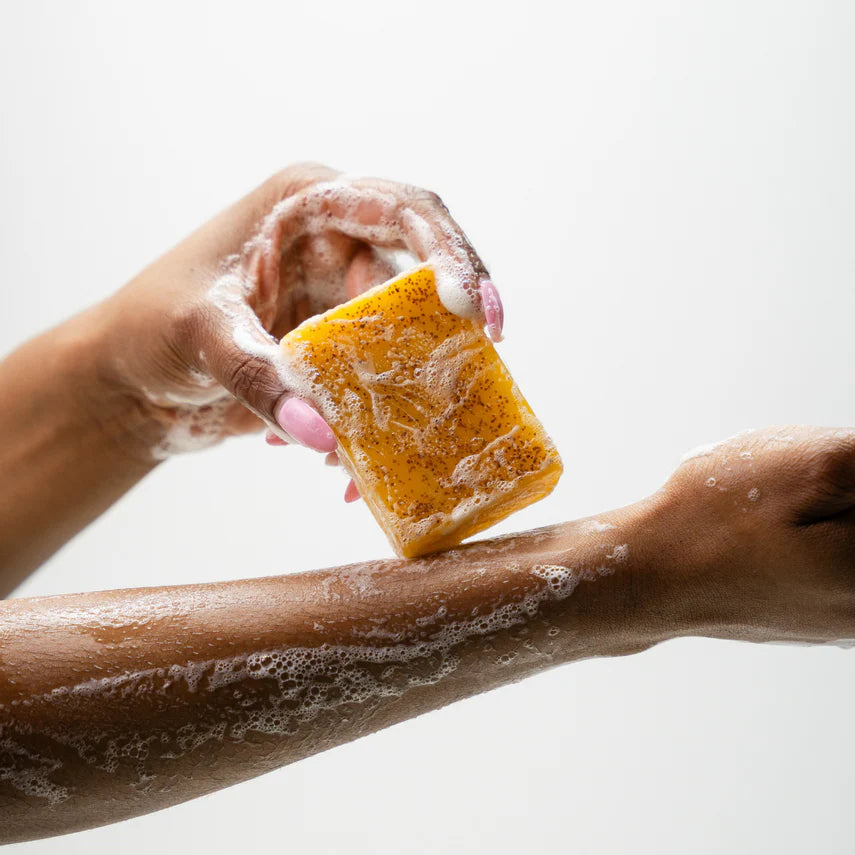 Savon au curcuma et à l'acide kojic